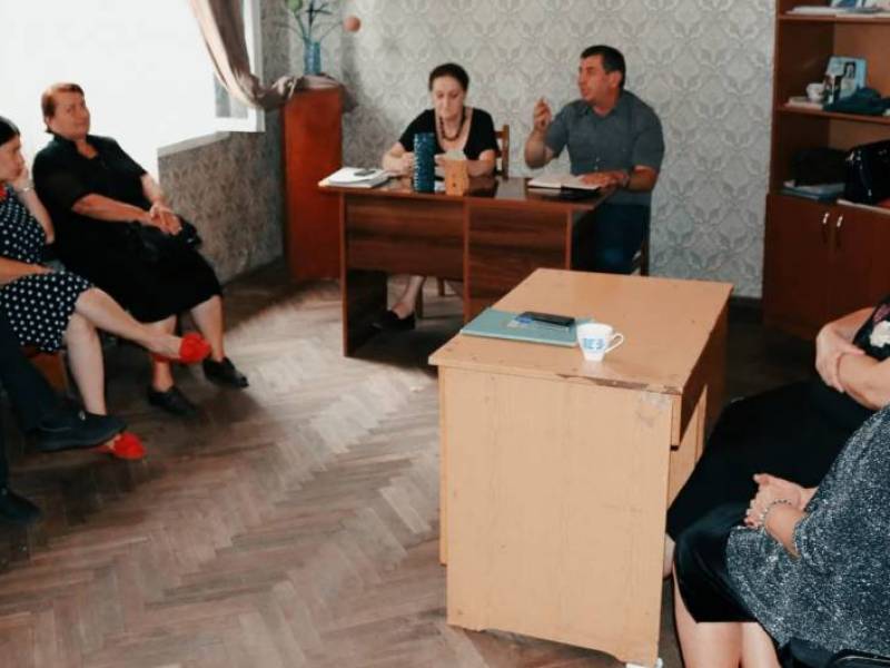 ცაგერის მუნიციპალიტეტის მერის მოადგილე რევაზ ახვლედიანი ა/ა/იპ ,,სკოლამდელი და სკოლის...